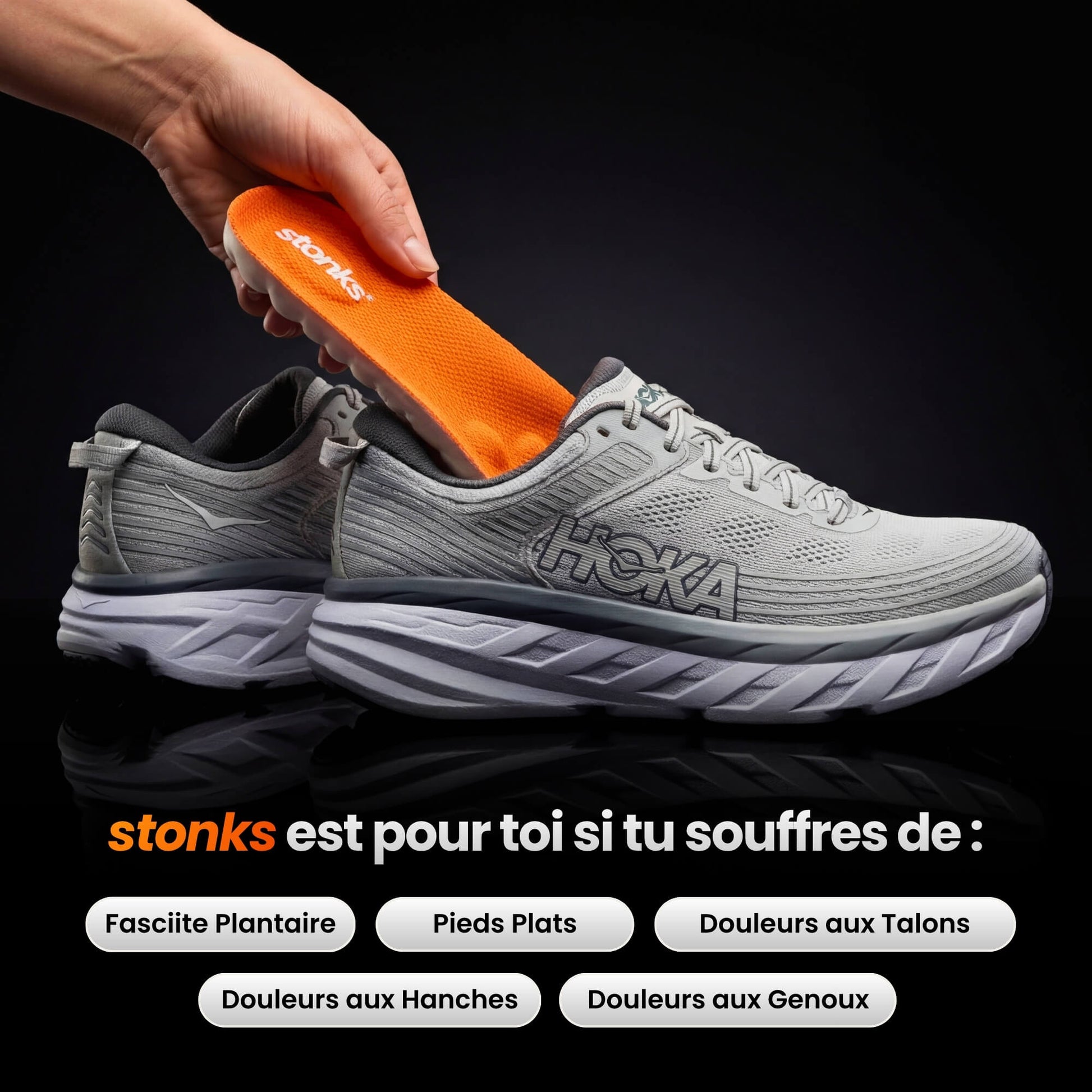 Semelle Stonks orange insérée dans une chaussure pour les douleurs aux pieds, fasciite plantaire, talons, genoux et hanches.